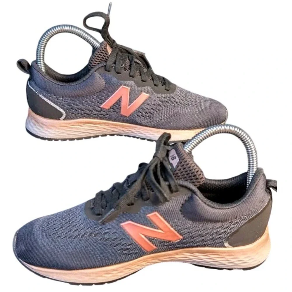 New Balance ~ Girl's Fresh Foam Arishi v3 Running ~Black/Peach Metallic ~ Sz 3.5